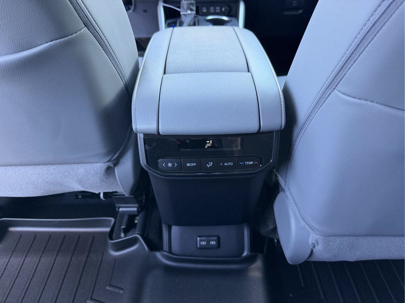 New 2026 Toyota Highlander XLE AWD/4WD image 16