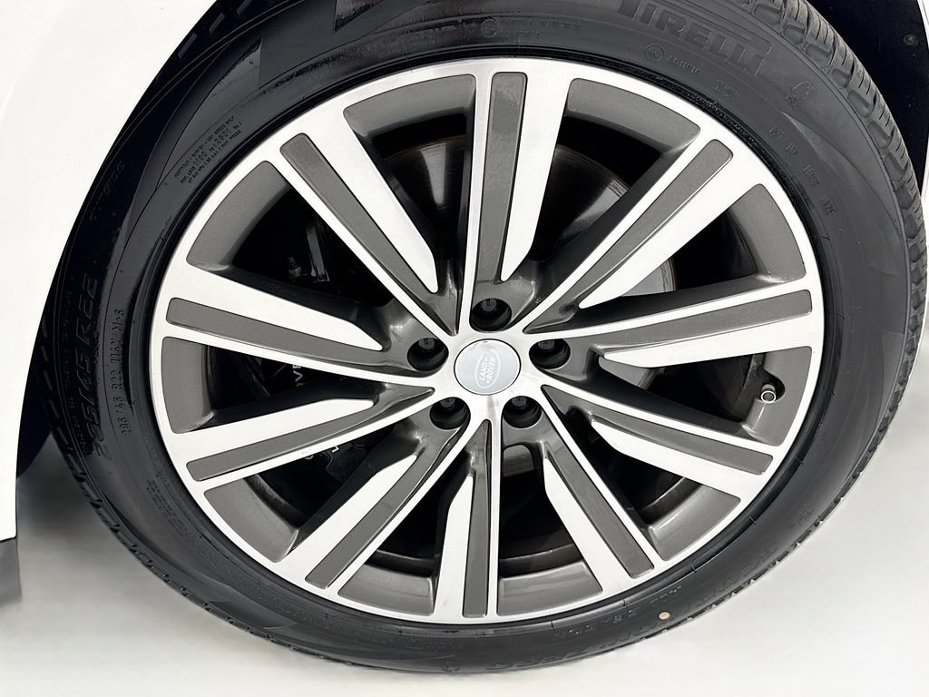 Certified 2024 Land Rover Range Rover Autobiography AWD/4WD image 31