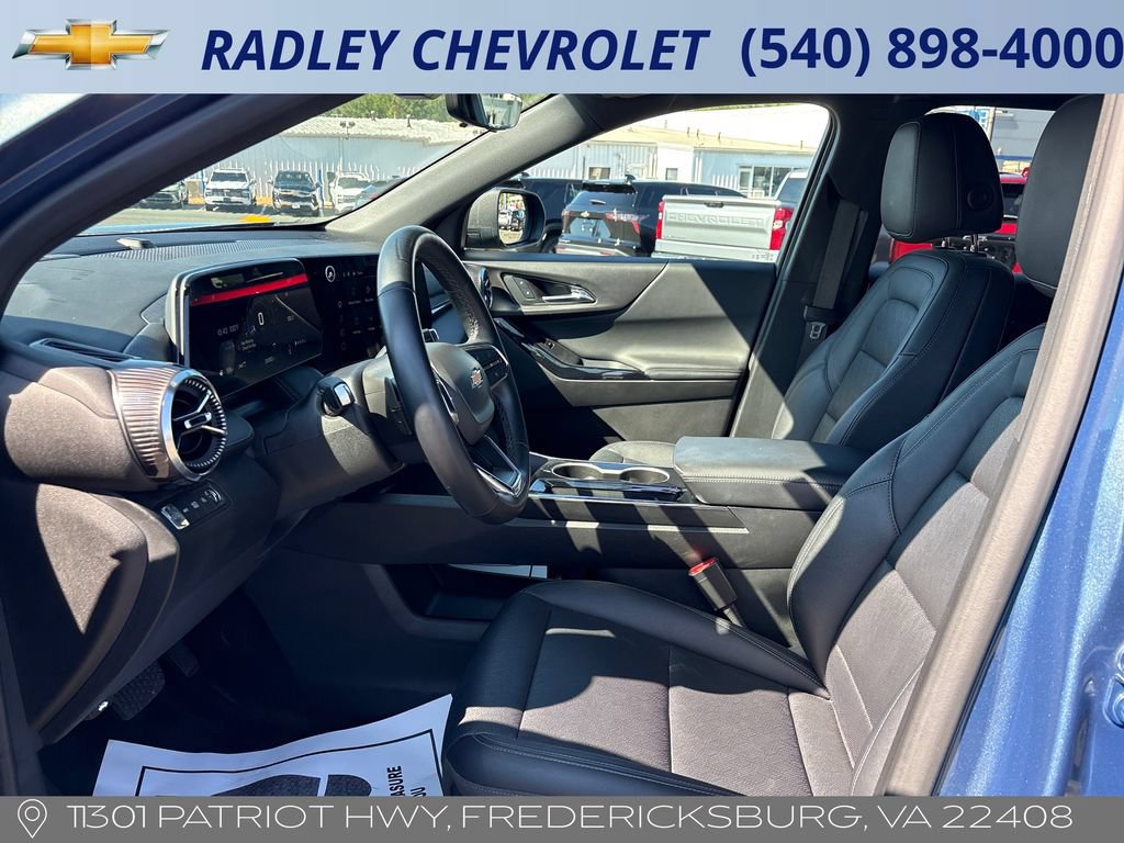Certified 2025 Chevrolet Equinox LT w/ Convenience Package II AWD/4WD image 3