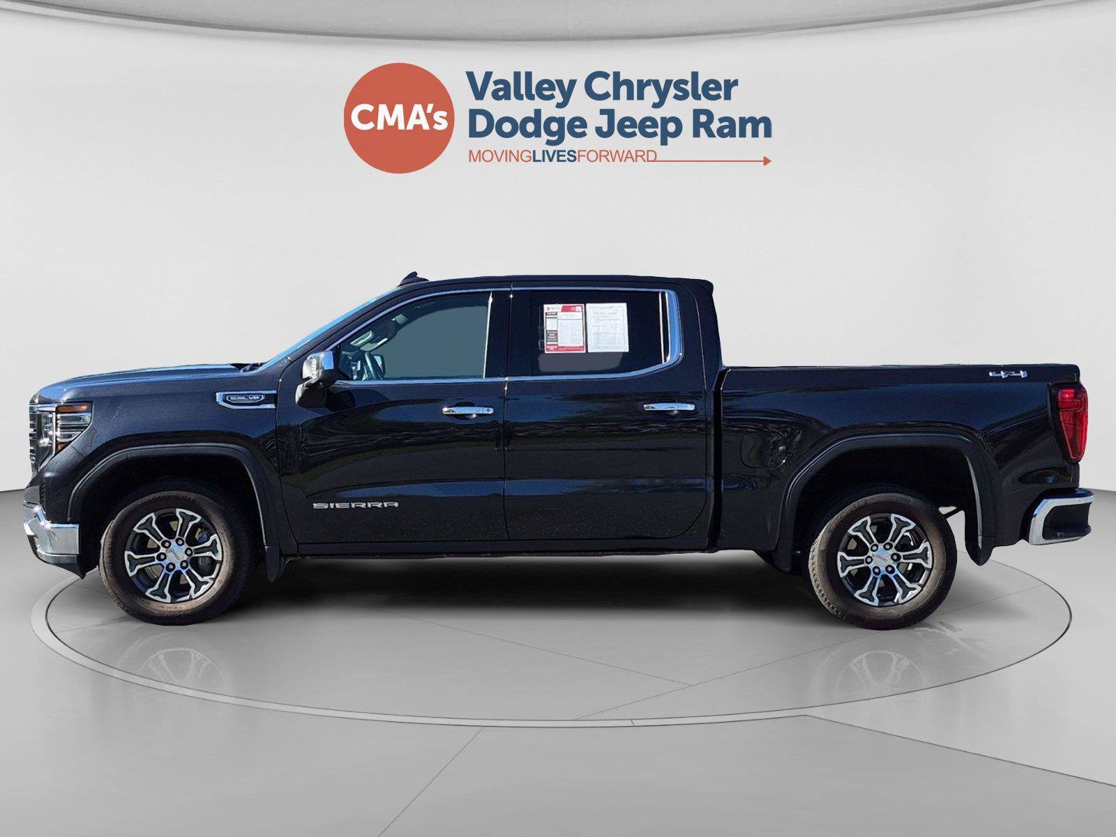 Used 2026 GMC Sierra 1500 SLT AWD/4WD image 2