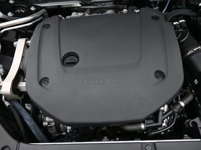 Used 2023 Volvo XC90 B6 Plus w/ Protection Package Premier image 12
