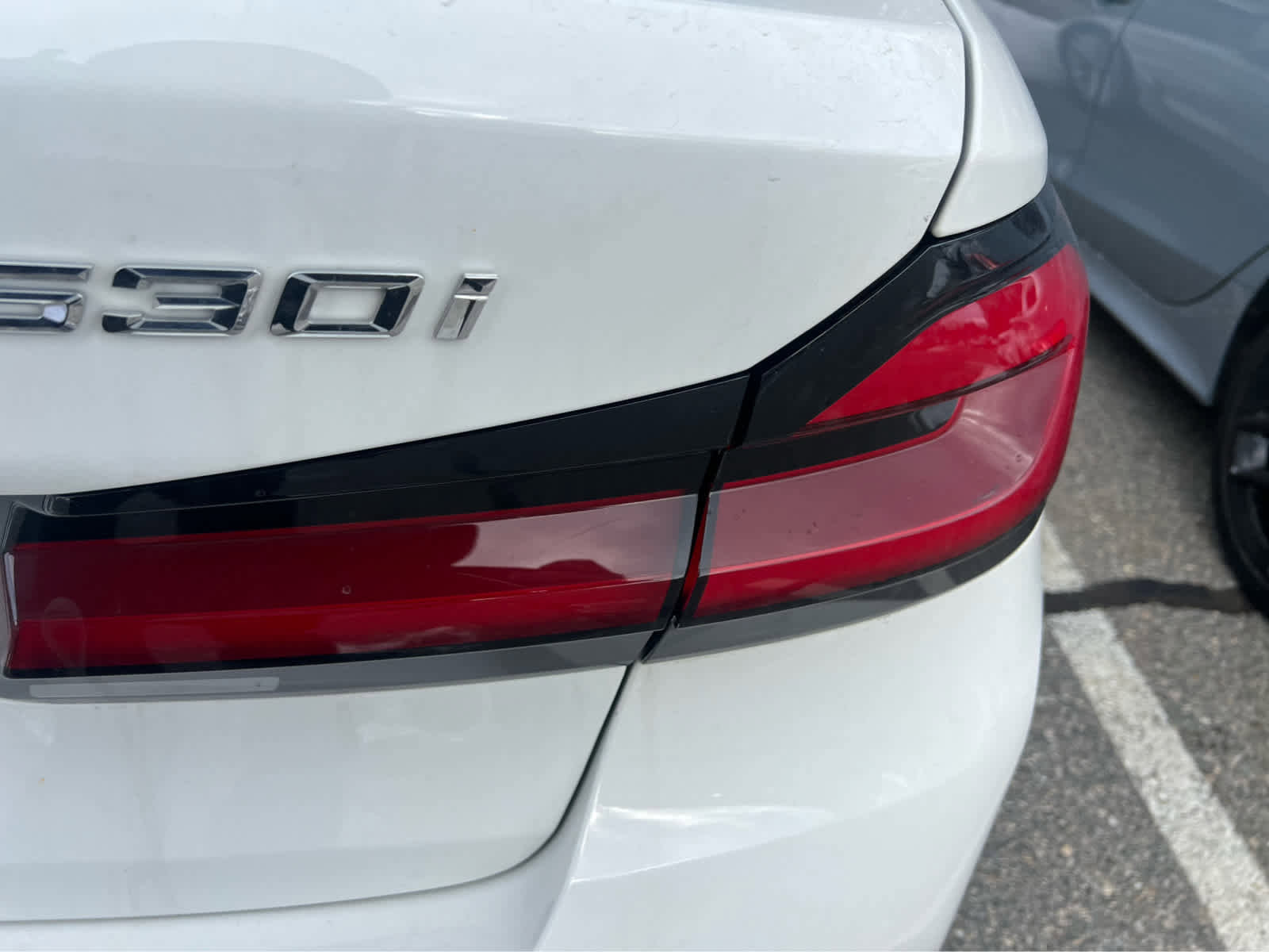 Used 2023 BMW 530i xDrive w/ Premium Package image 11