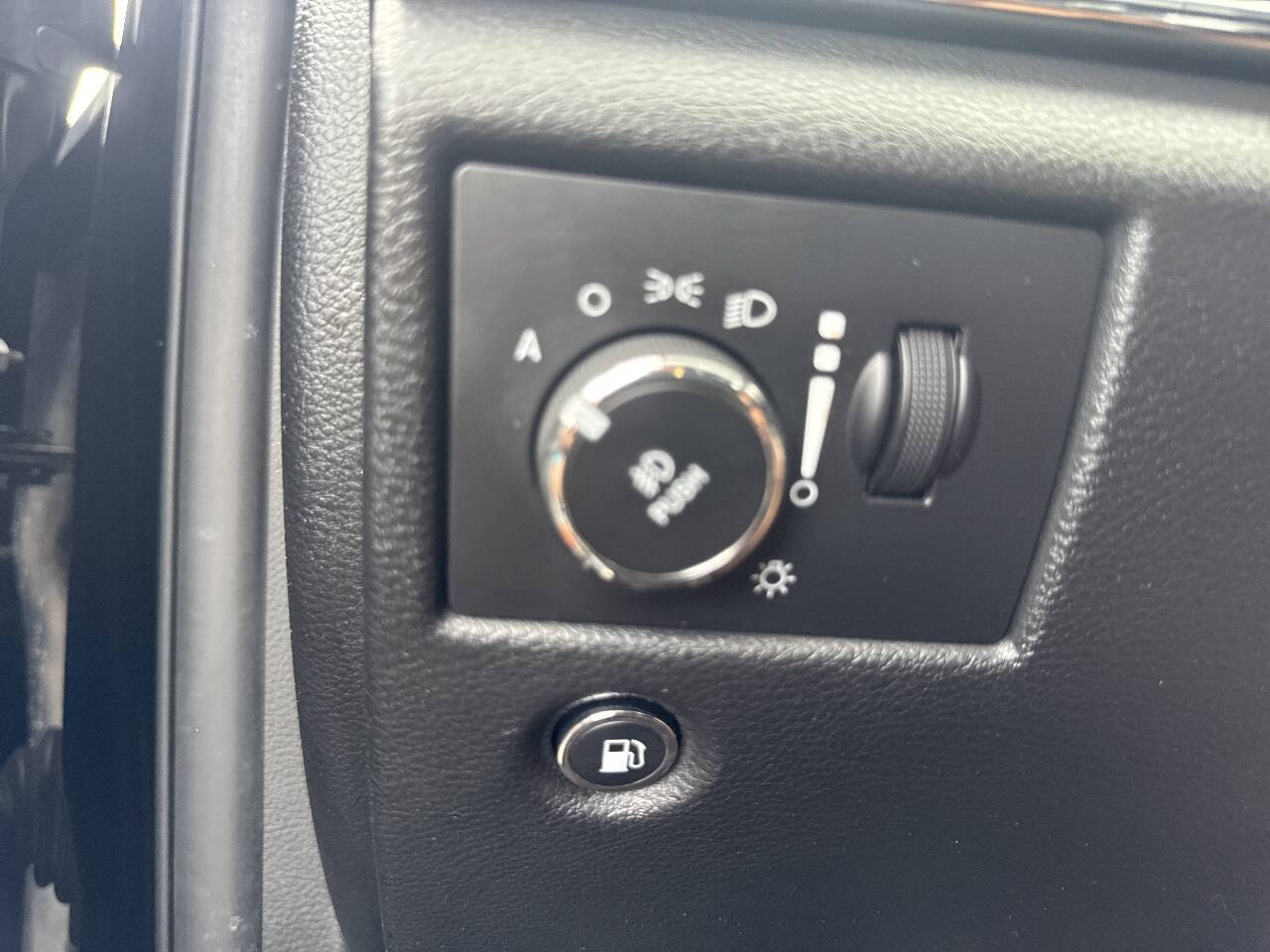 Used 2017 Jeep Grand Cherokee Summit AWD/4WD image 23