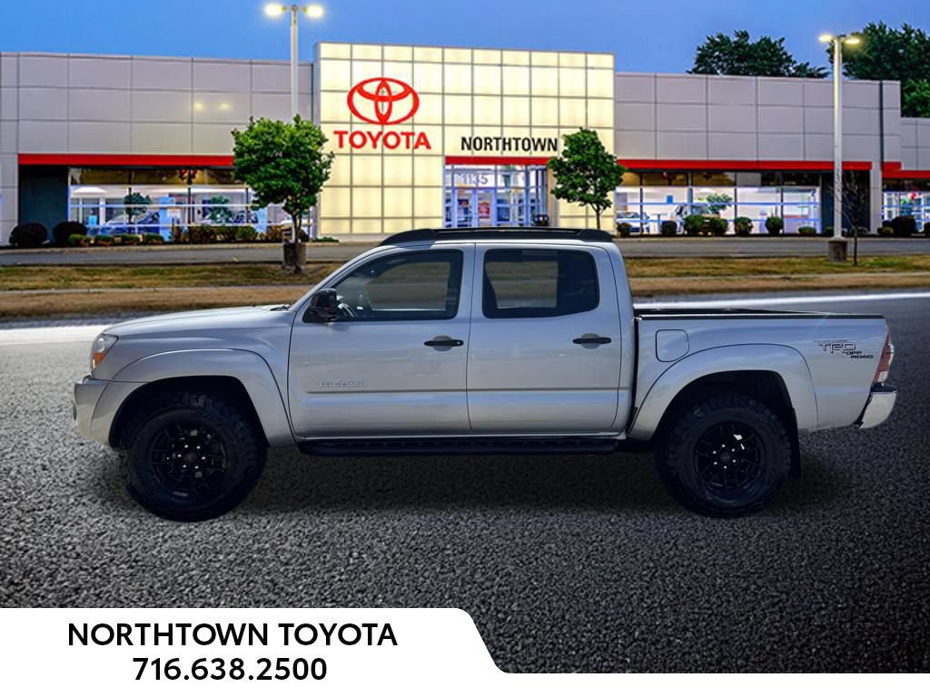 Used 2011 Toyota Tacoma 4x4 Double Cab w/ TRD Off-Road Pkg image 2