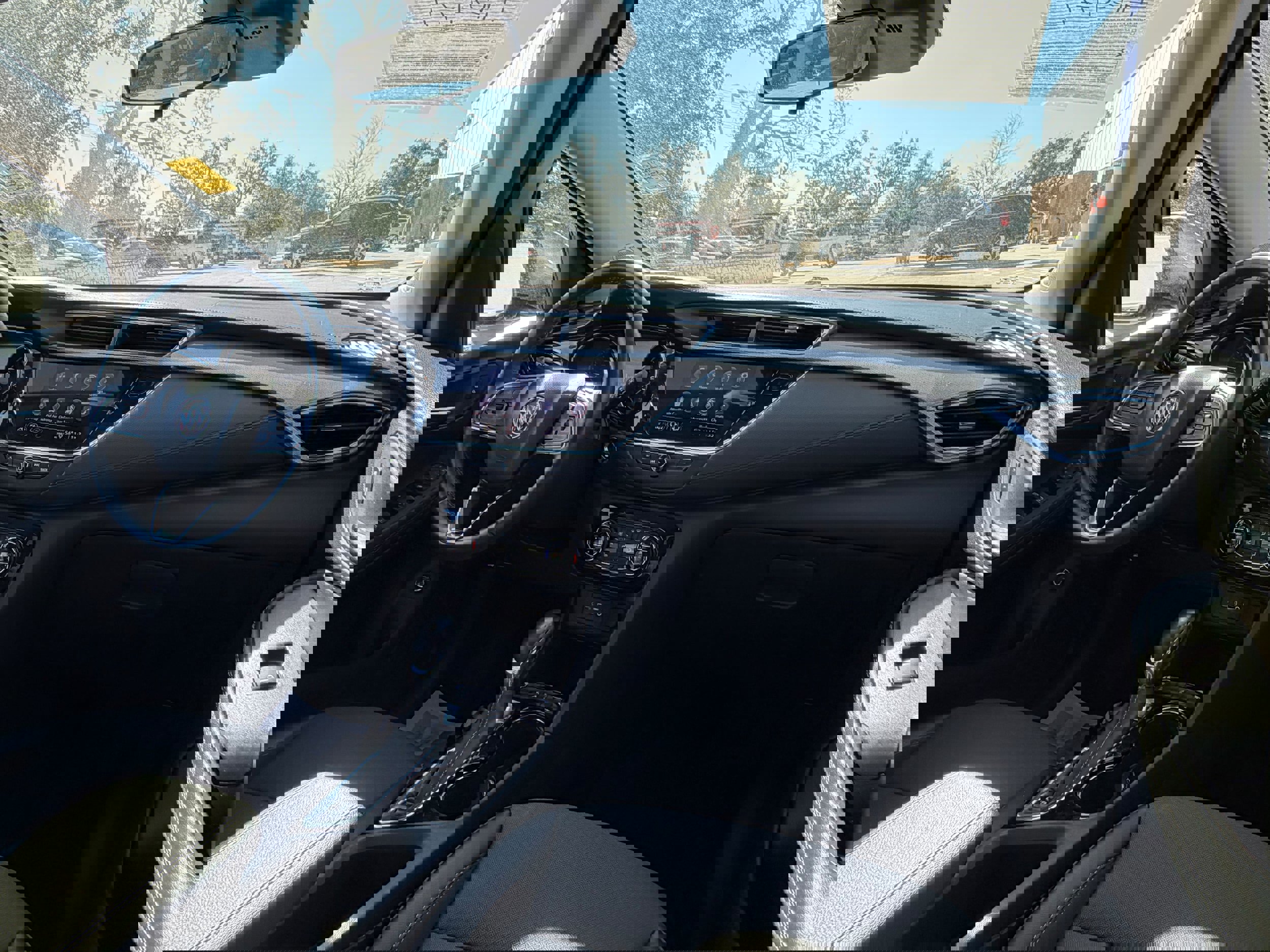 Used 2022 Buick Encore GX Select w/ Sport Touring Package image 13