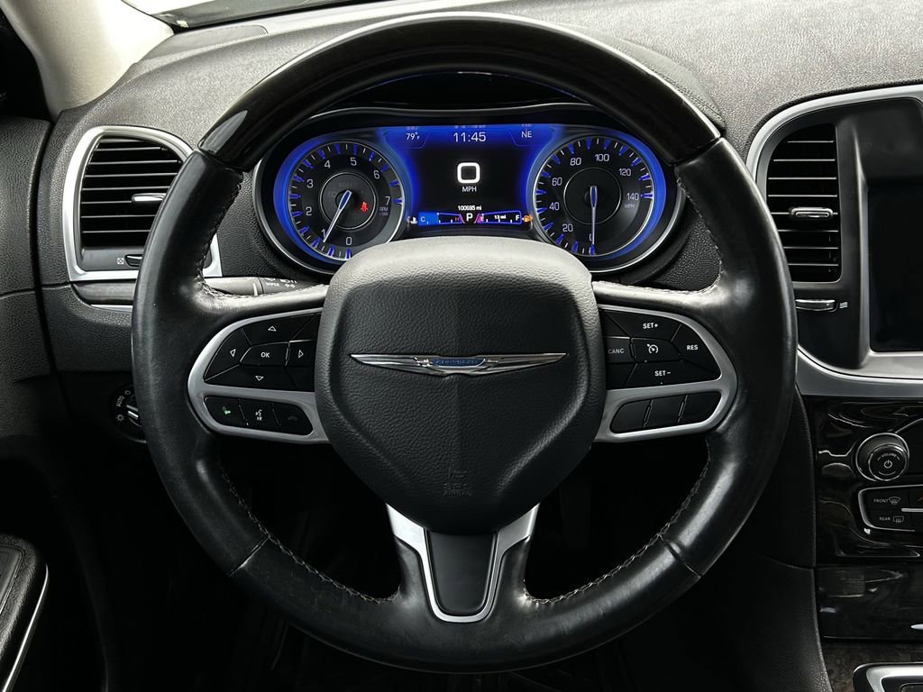 Used 2019 Chrysler 300 Limited image 13