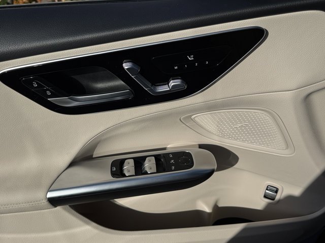 Used 2025 Mercedes-Benz C 300 Sedan image 19