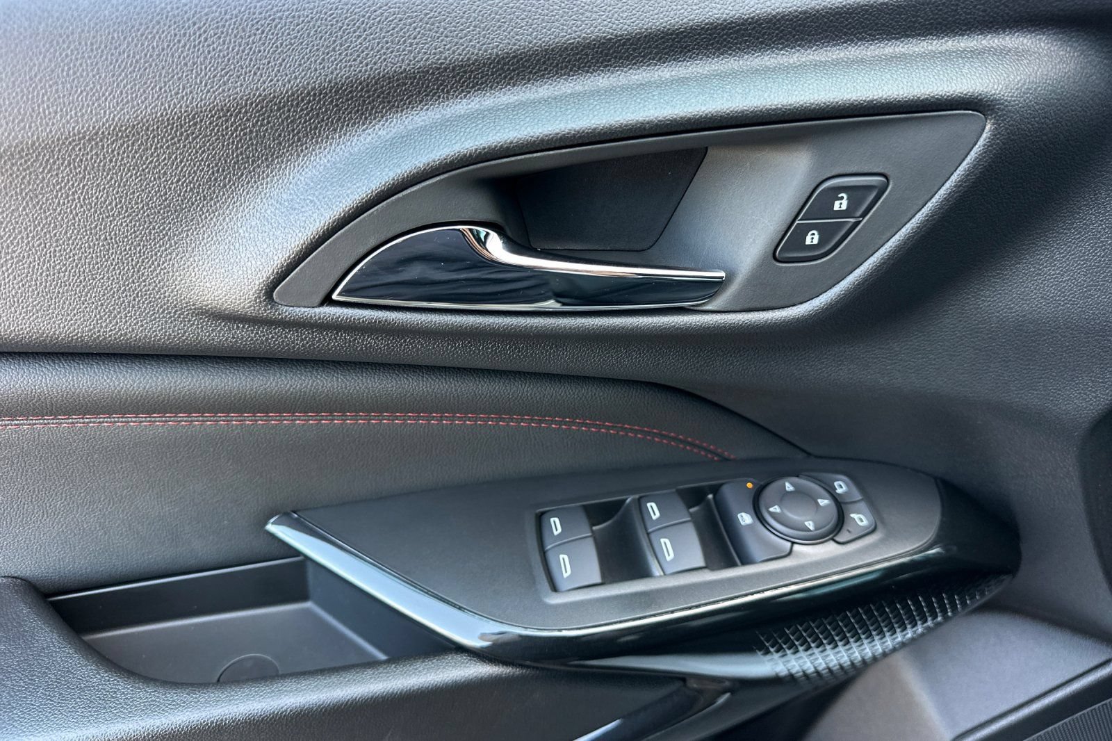 New 2026 Chevrolet Trax RS w/ Driver Confidence Package FWD image 11