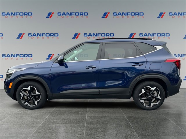 Used 2024 Kia Seltos EX image 2