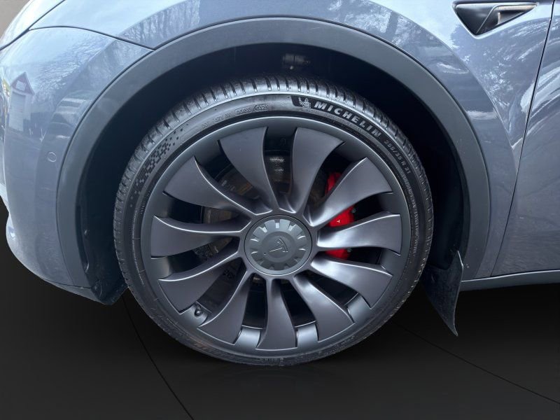 Used 2022 Tesla Model Y Performance image 21