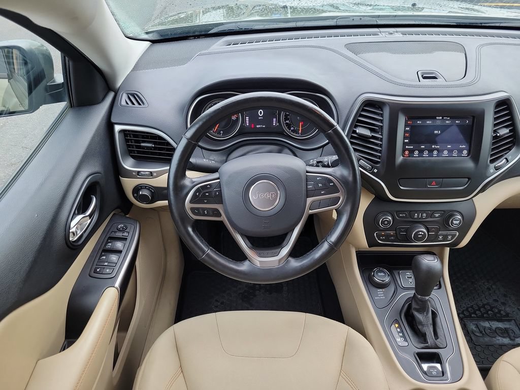 Used 2020 Jeep Cherokee Latitude w/ Cold Weather Group AWD/4WD image 13