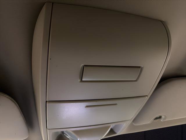 Used 2019 Dodge Grand Caravan SE w/ UConnect Hands-Free Group image 23