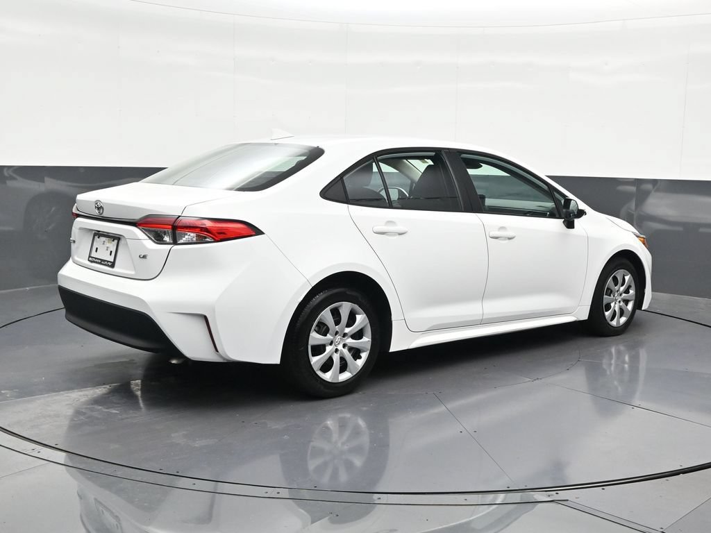 Used 2023 Toyota Corolla LE FWD image 5