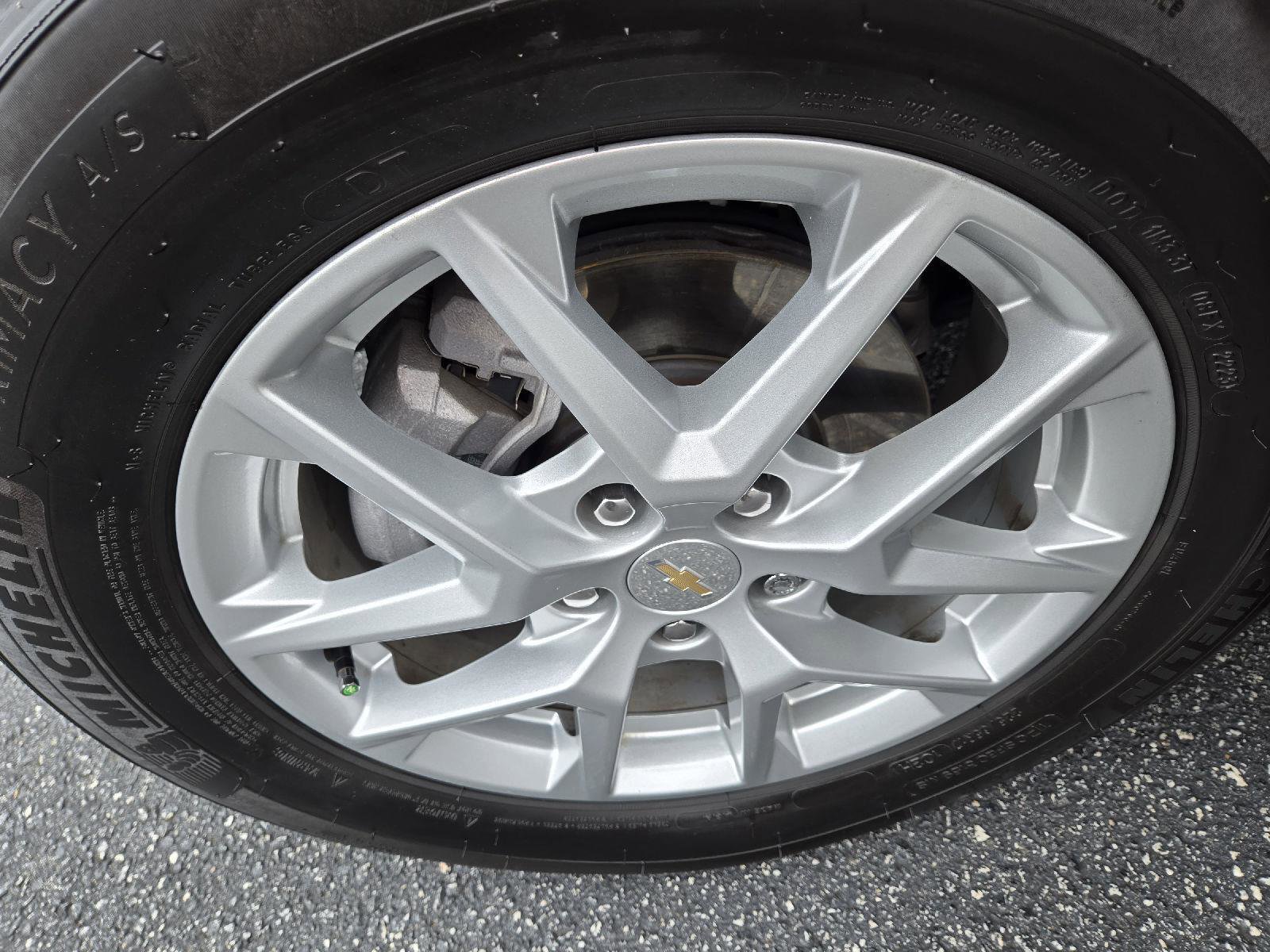 Used 2024 Chevrolet Equinox LS image 11