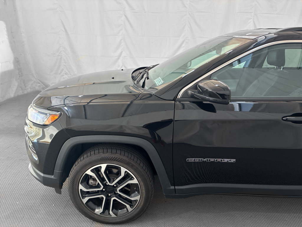 Used 2023 Jeep Compass Limited AWD/4WD image 3