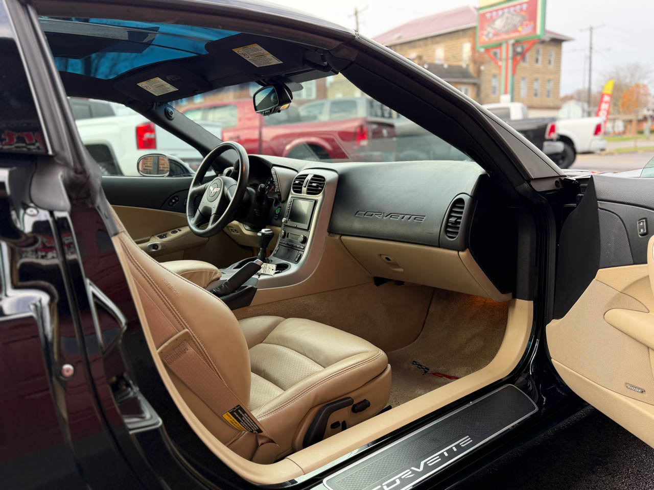 Used 2005 Chevrolet Corvette Coupe w/ Preferred Equipment Group image 17