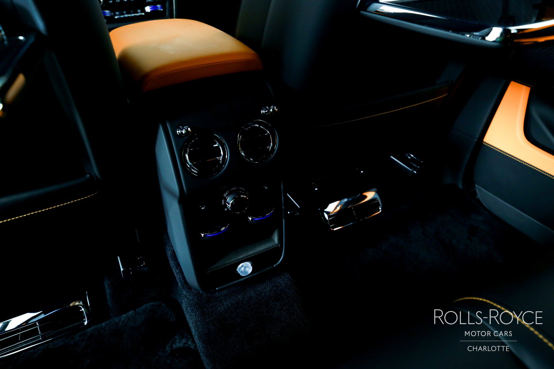 Used 2026 Rolls-Royce Cullinan Black Badge image 21