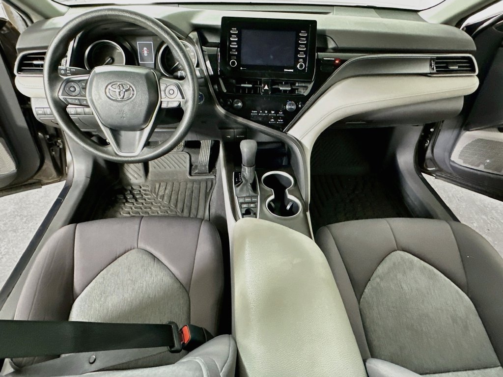 Used 2021 Toyota Camry LE FWD image 17