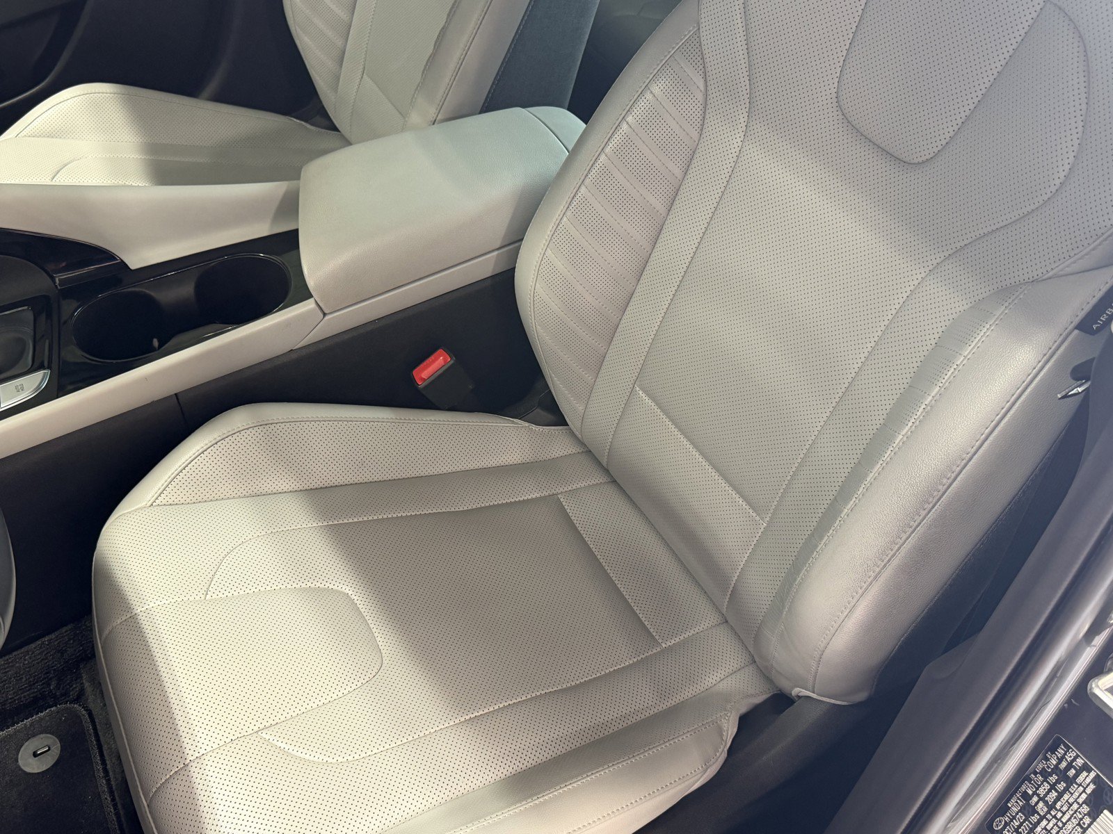 Certified 2024 Hyundai Elantra Limited FWD image 18