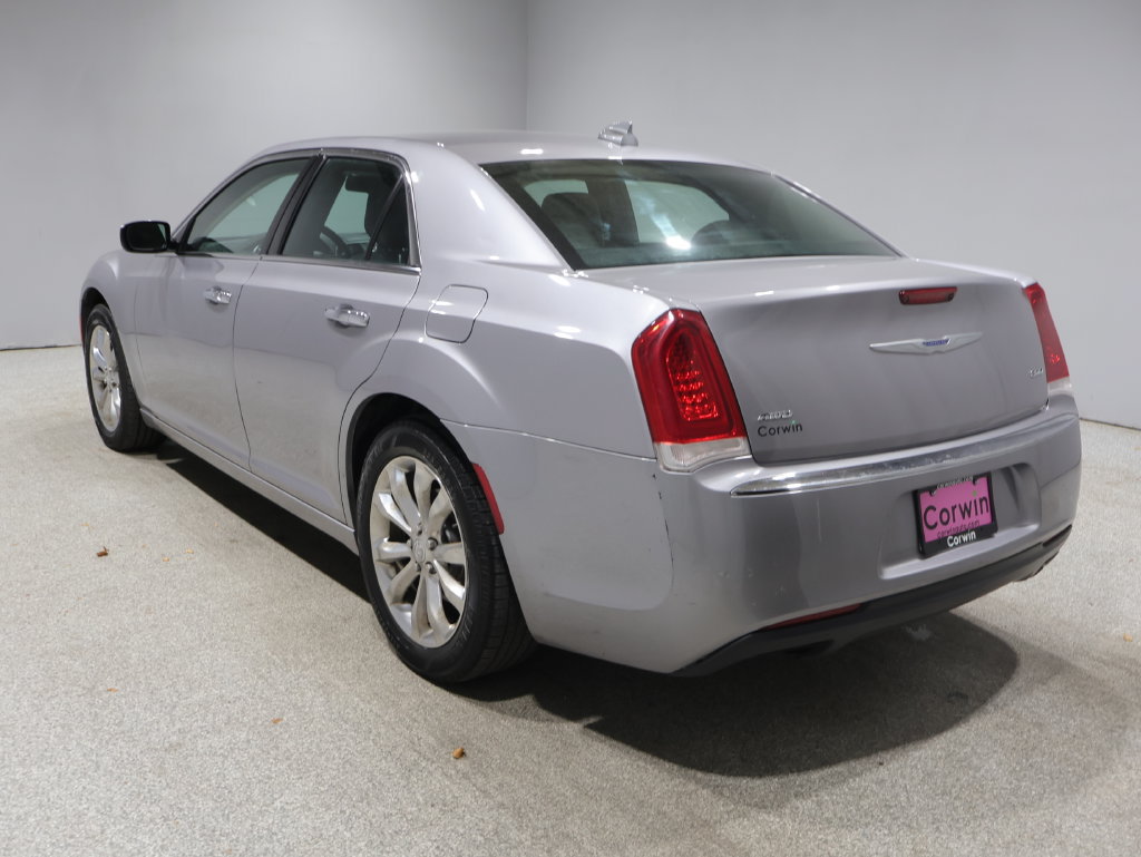 Used 2018 Chrysler 300 Limited AWD/4WD image 5