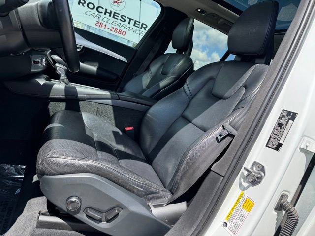 Used 2017 Volvo XC90 T6 Momentum w/ Vision Package AWD/4WD image 5