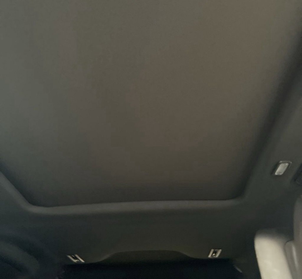 Used 2023 Cadillac Escalade Premium Luxury image 25