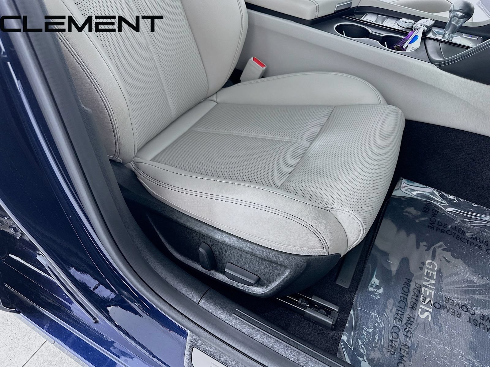 Used 2023 Genesis G70 2.0T RWD image 33