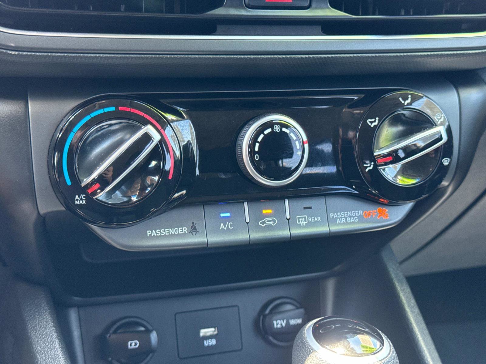 Used 2022 Hyundai Kona SEL image 13