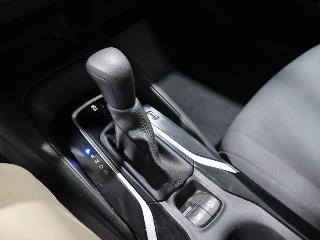 Used 2020 Toyota Corolla LE FWD image 26