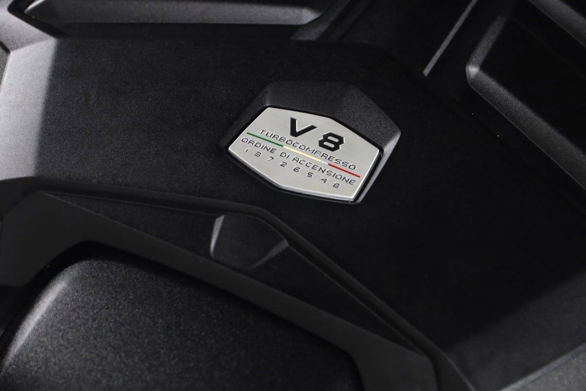 Used 2022 Lamborghini Urus AWD/4WD image 32