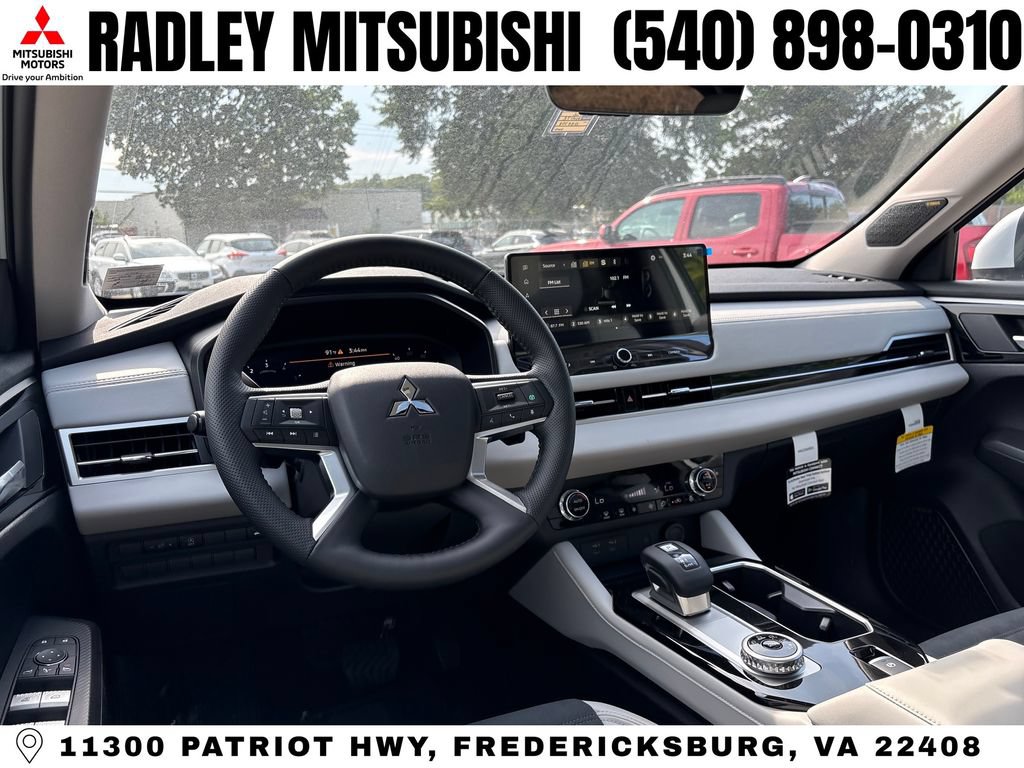 New 2026 Mitsubishi Outlander SE FWD image 13