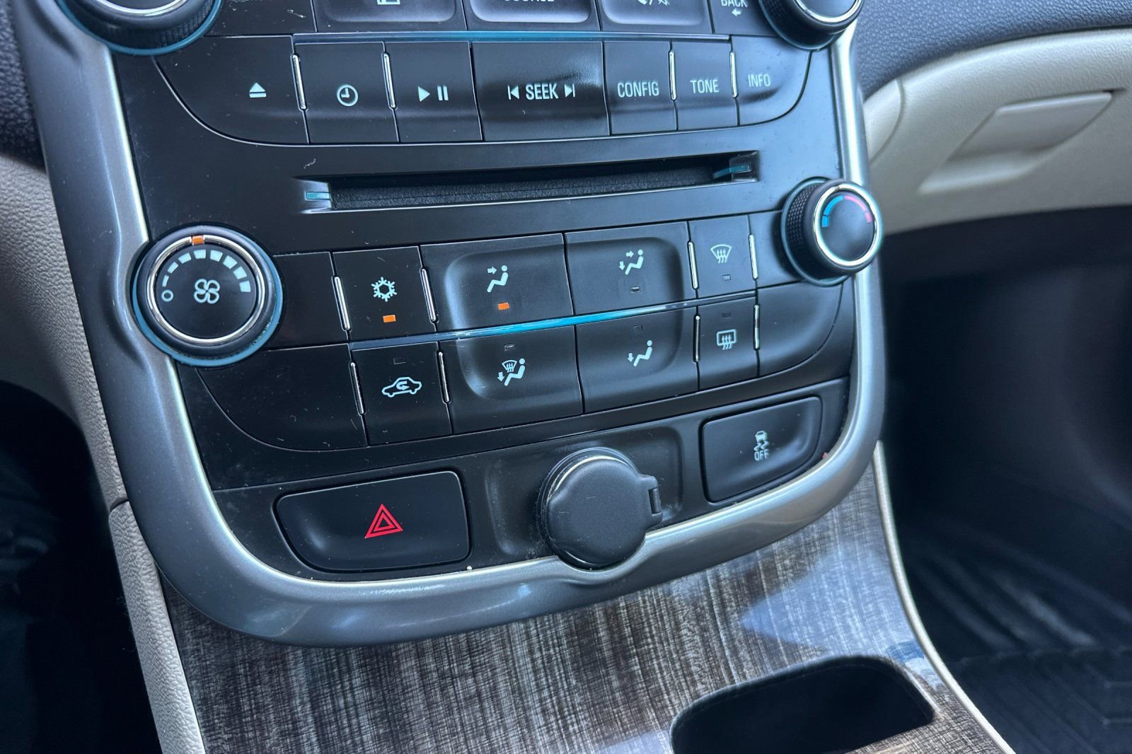 Used 2015 Chevrolet Malibu LT w/ Power Convenience Package FWD image 25