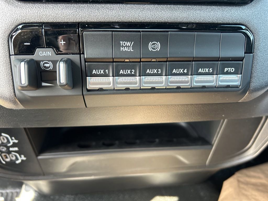 New 2026 RAM 5500 Tradesman AWD/4WD image 19
