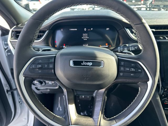Used 2025 Jeep Grand Cherokee L Limited w/ Black Appearance Package image 34