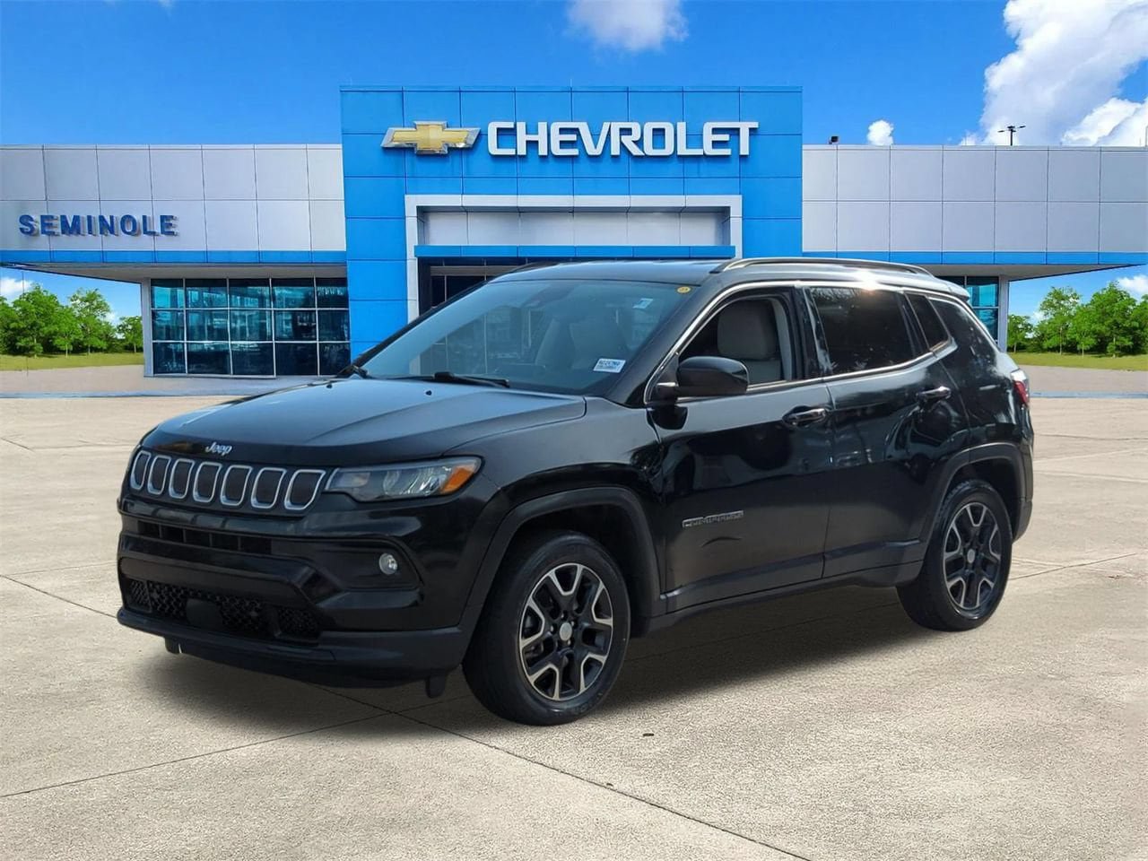 Used 2022 Jeep Compass Latitude FWD image 2