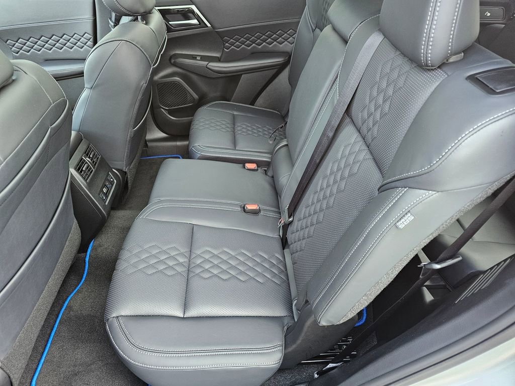 New 2025 Mitsubishi Outlander SEL Black Edition image 5