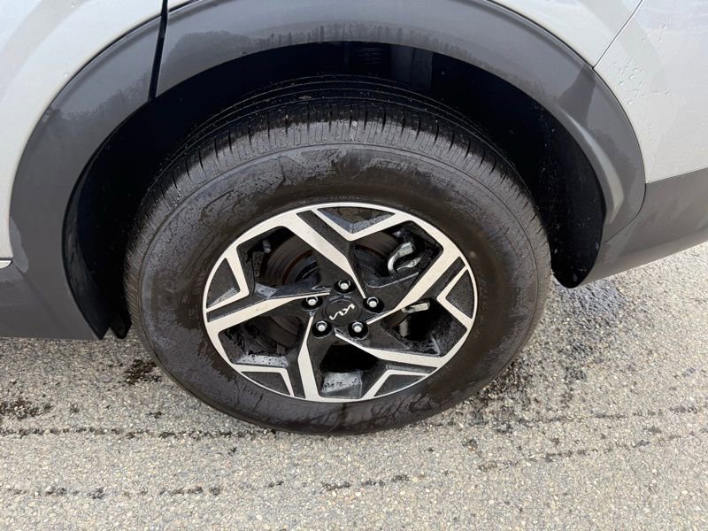 Certified 2025 Kia Sportage LX image 16