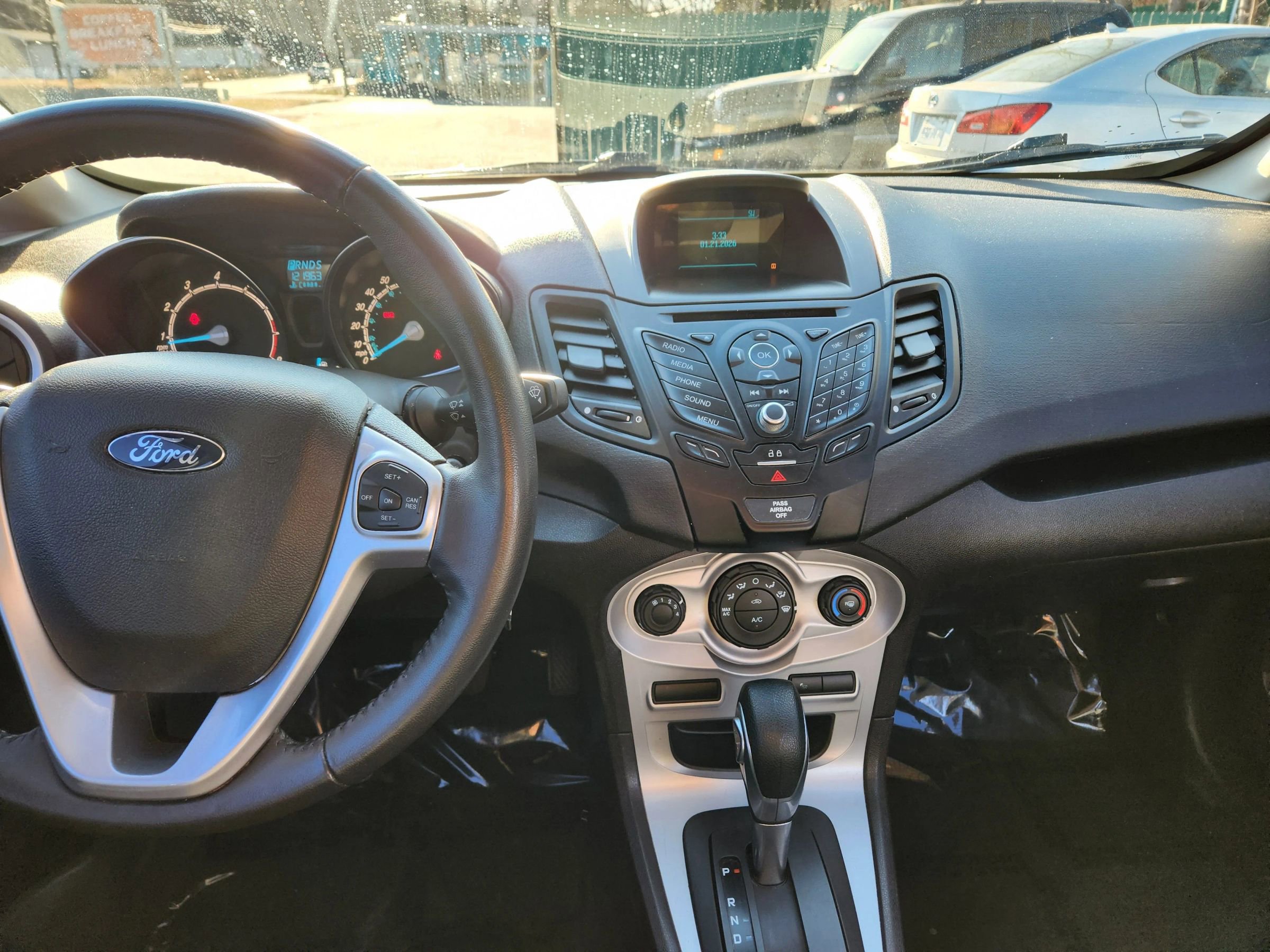 Used 2016 Ford Fiesta SE image 32