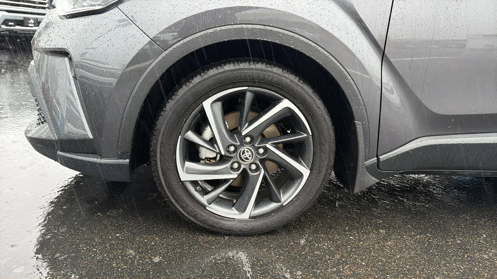 Used 2022 Toyota C-HR Limited image 9