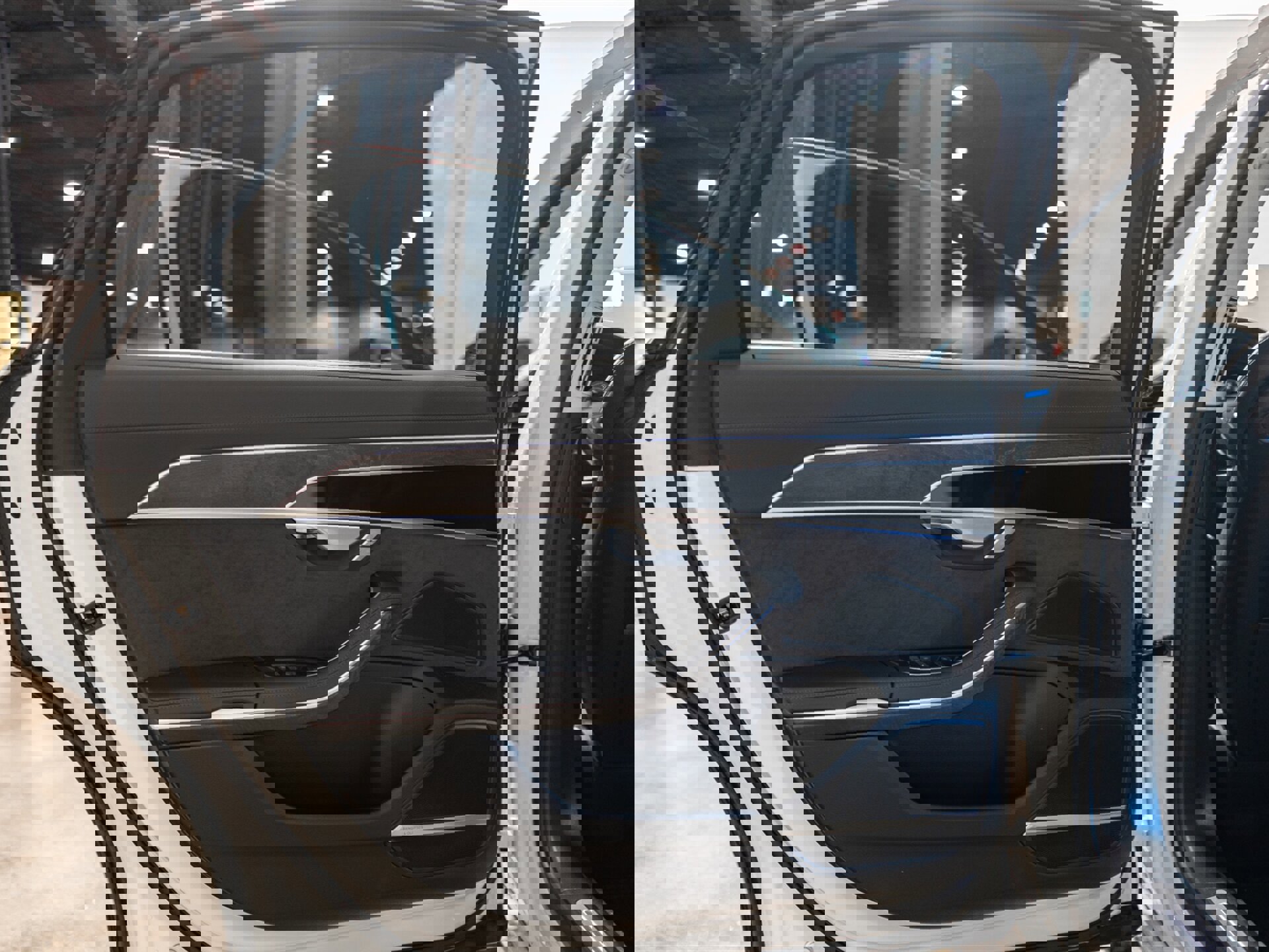 Used 2023 Audi A8 L 3.0T w/ Comfort Plus Package image 32