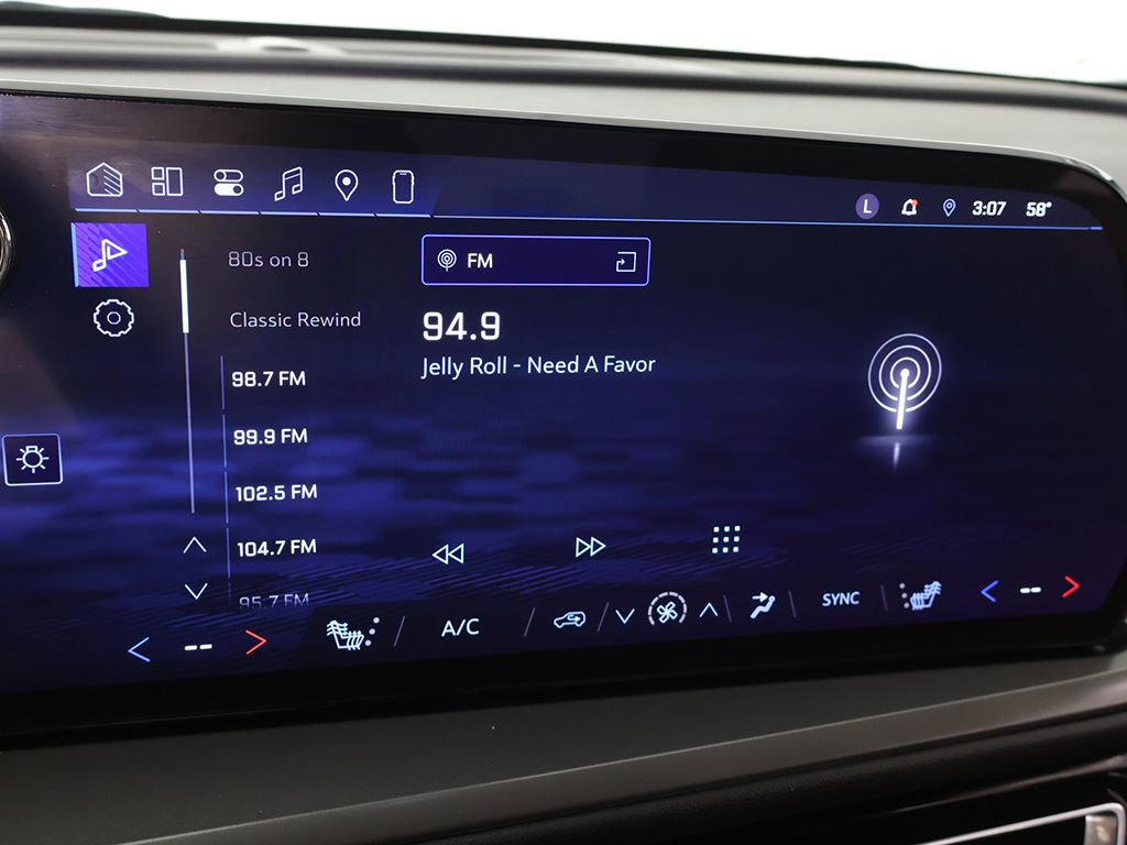 Used 2026 Chevrolet Traverse LT w/ Driver Confidence Package image 47