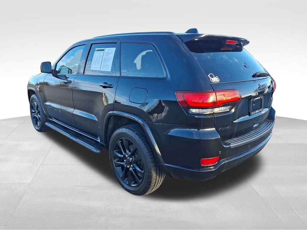 Used 2019 Jeep Grand Cherokee Altitude image 5