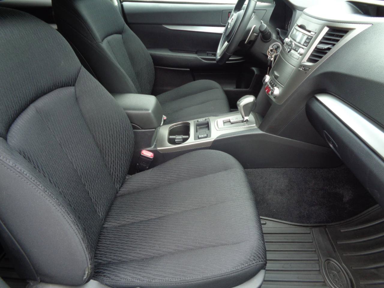 Used 2010 Subaru Outback 2.5i Premium image 26