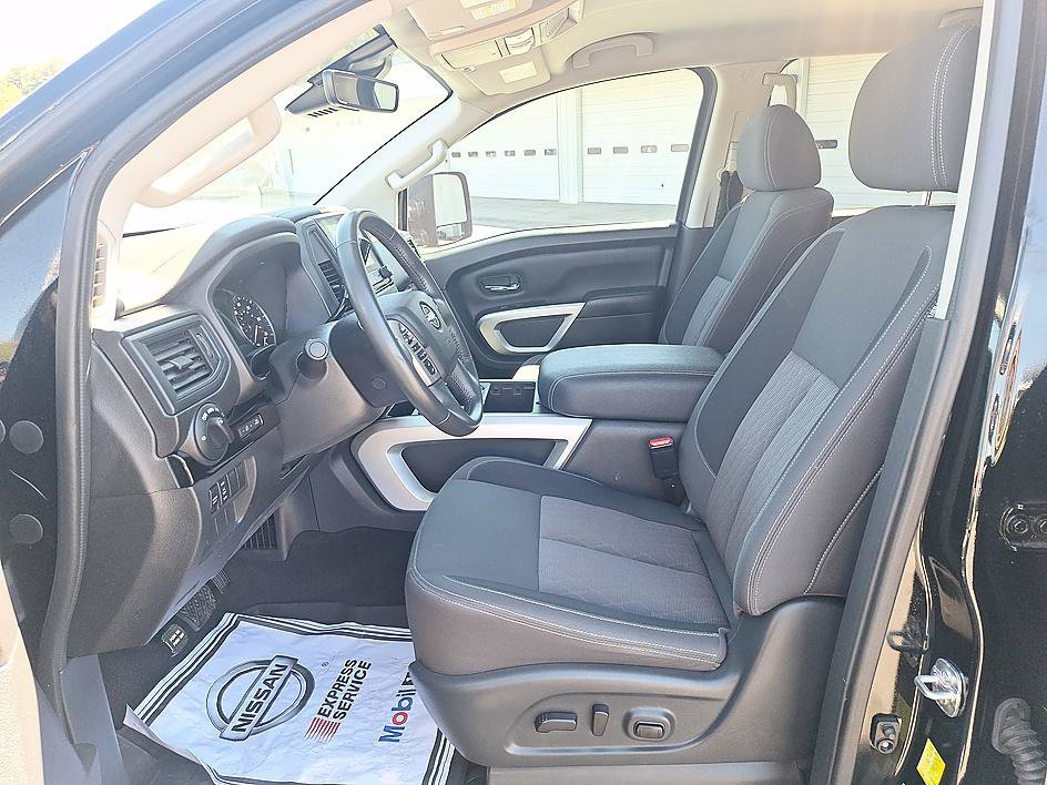 Used 2024 Nissan Titan SV w/ SV Convenience Package AWD/4WD image 11