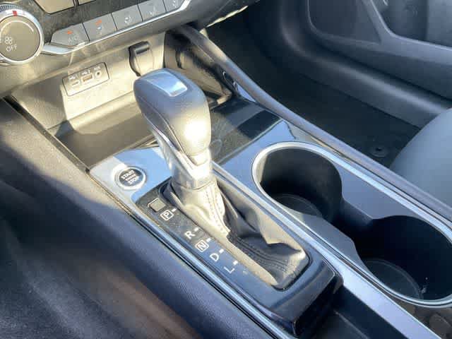 Used 2024 Nissan Altima 2.5 SV FWD image 24