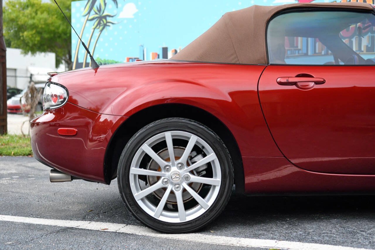 Used 2006 MAZDA MX-5 Miata Grand Touring w/ Premium Pkg RWD image 34