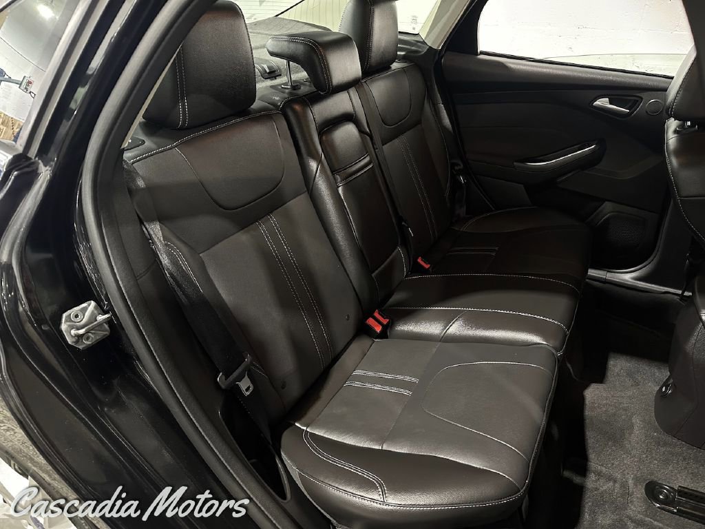 Used 2013 Ford Focus Titanium w/ Titanium Handling Pkg image 12