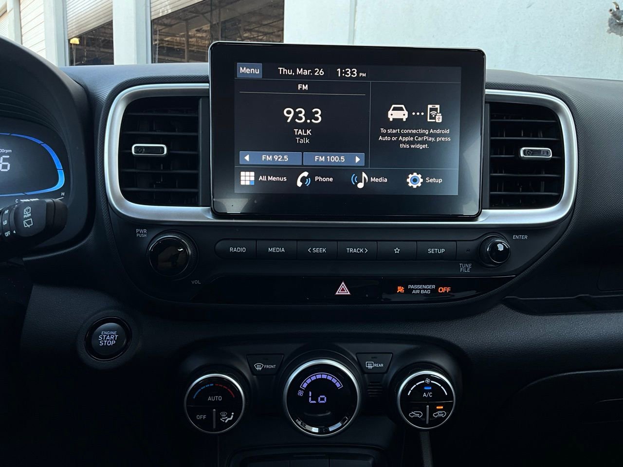 Used 2025 Hyundai Venue SEL image 26