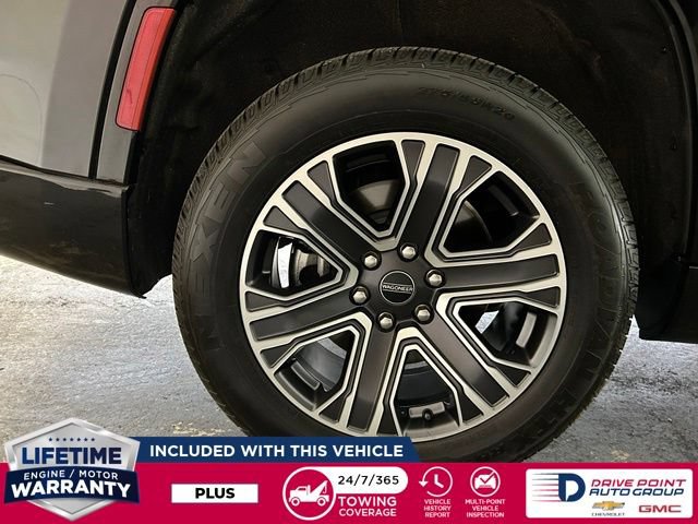 Used 2025 Jeep Wagoneer Series II AWD/4WD image 12