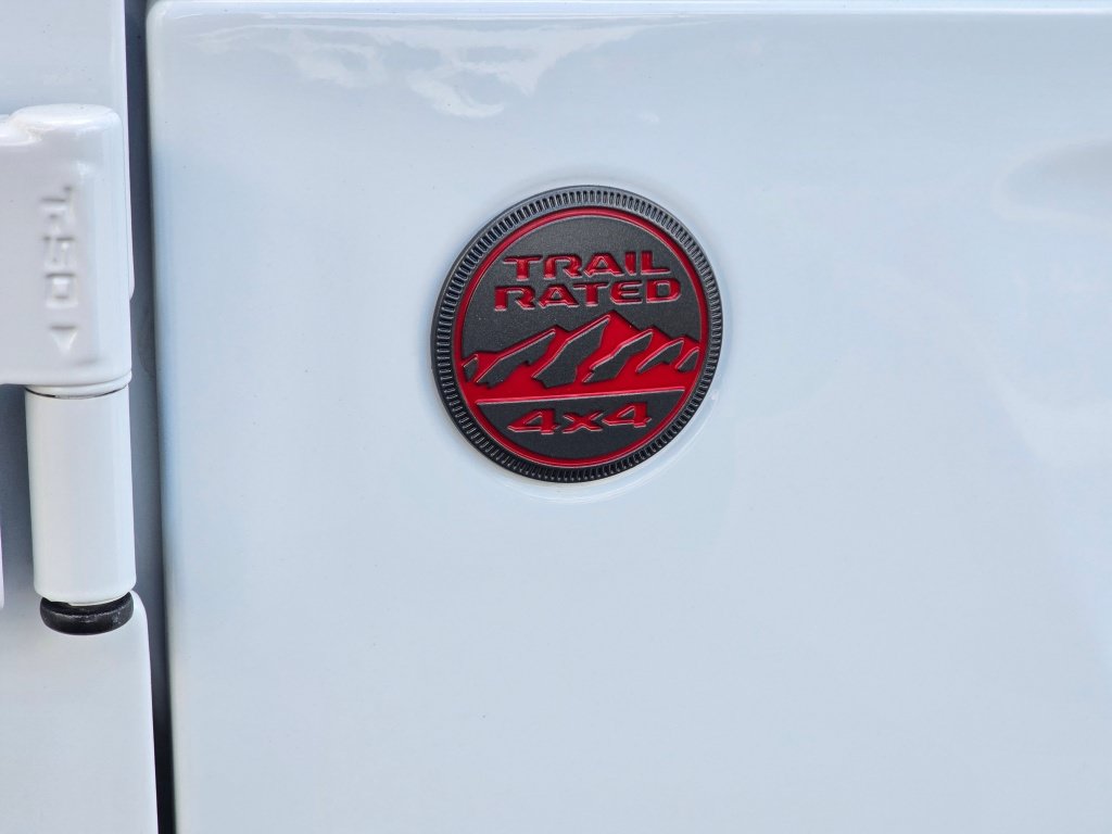 Used 2024 Jeep Gladiator Rubicon AWD/4WD image 34
